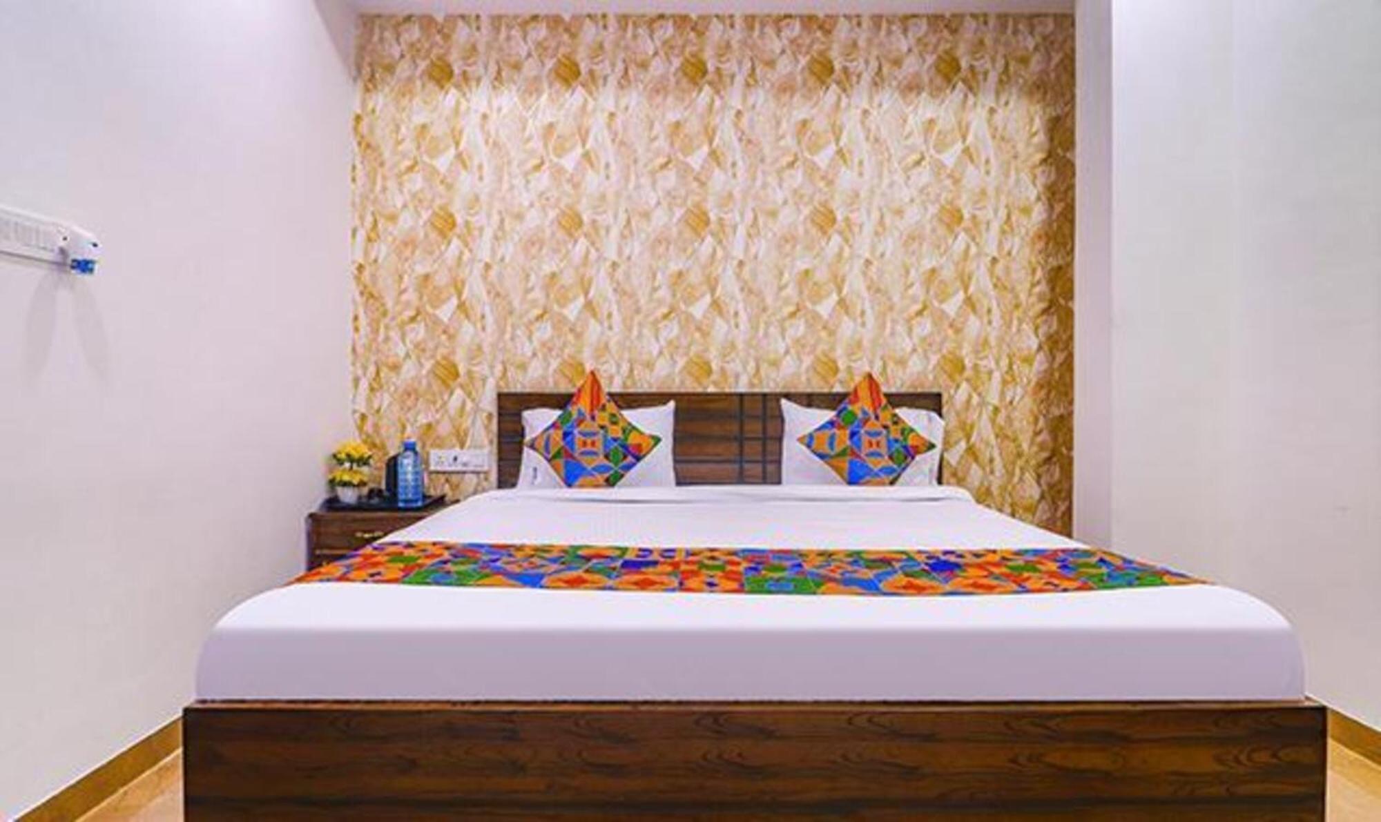 Fabexpress The Dream Elite - Nr Golconda Fort, Manikonda Haïdarabad Extérieur photo
