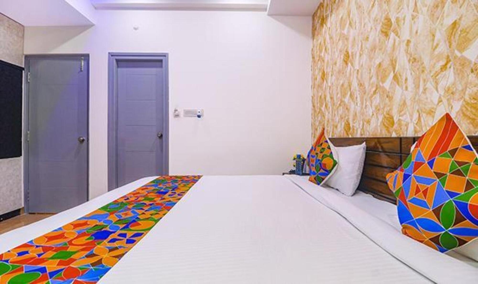 Fabexpress The Dream Elite - Nr Golconda Fort, Manikonda Haïdarabad Extérieur photo